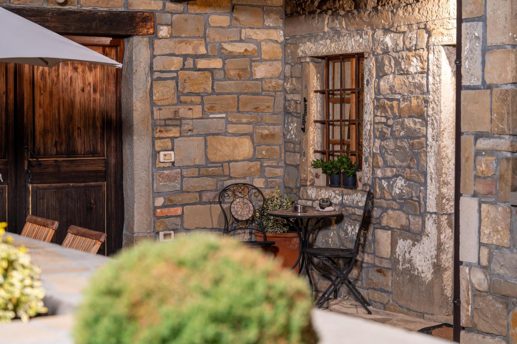 Гостевой дом Wine House Rakar Gracisce Экстерьер фото