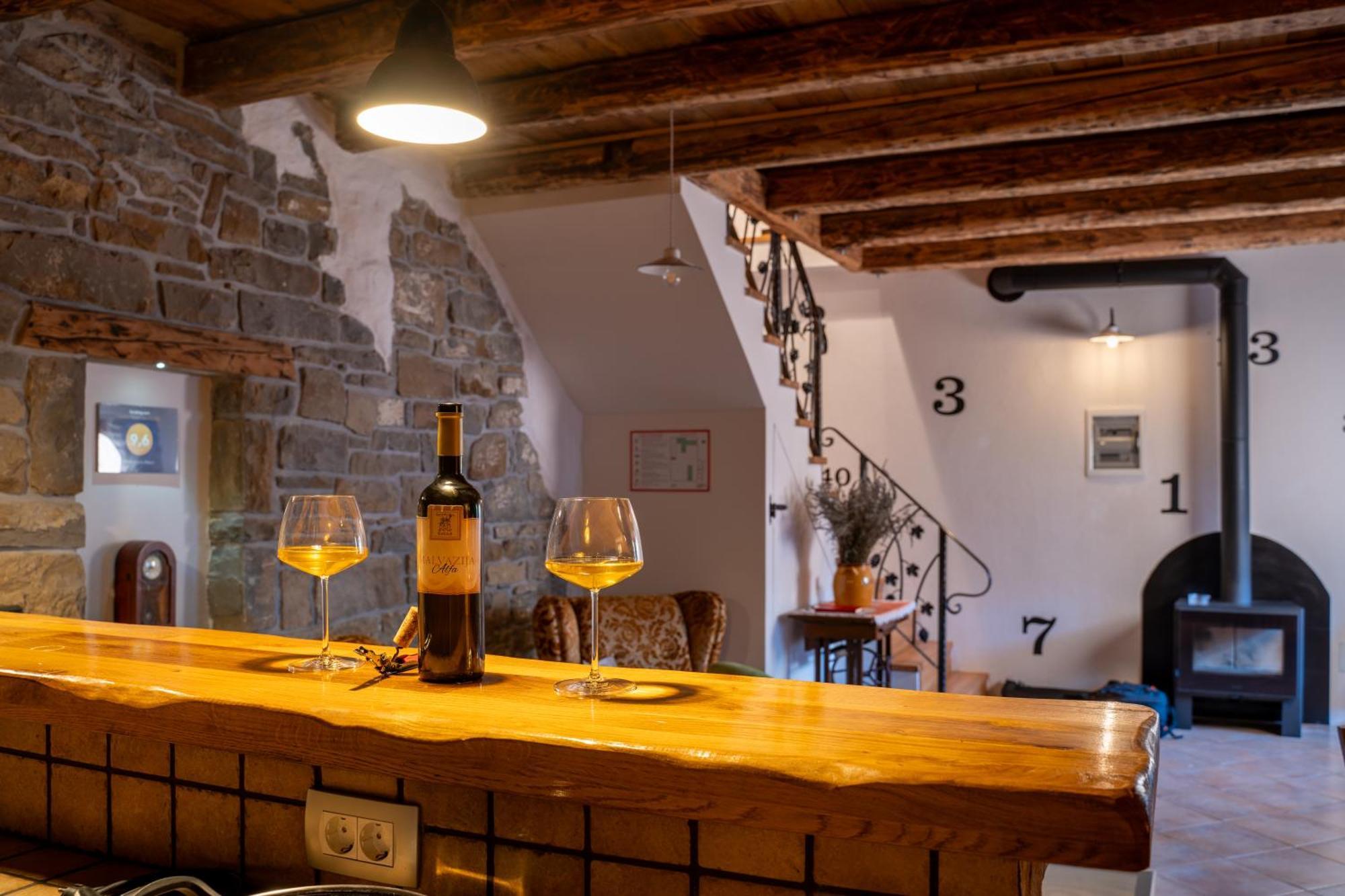 Гостевой дом Wine House Rakar Gracisce Экстерьер фото